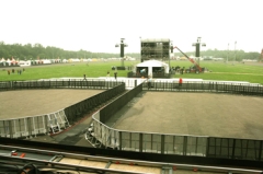 June 2008 Mojo Barriers help keep Pink Pop audiences safe